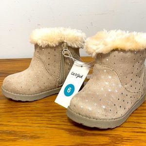 NWT Cat & Jack Toddler faux fur-lined boots. 6.